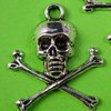 Totenkopf mit Knochen °Piratenflagge  Metallanhänger