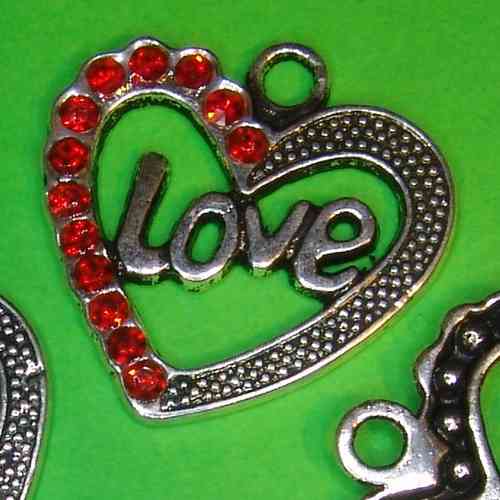 Herz LOVE Schriftzug mit Strasssteinen rot Metallanhänger