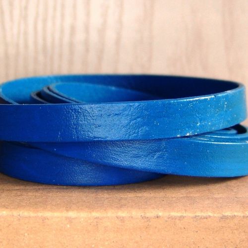 20cm echtes Lederband 10x2mm blau leicht glänzend