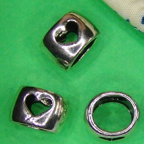 3x Großlochperle breiter Ring mit Herz Metall Ø5mm leicht oval